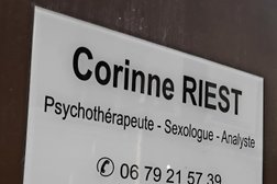 CORINNE RIEST Psychothérapie Le Mans Photo